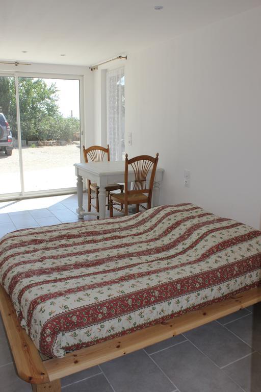 Soleil De Camargue Villa อาร์ลส์ ห้อง รูปภาพ